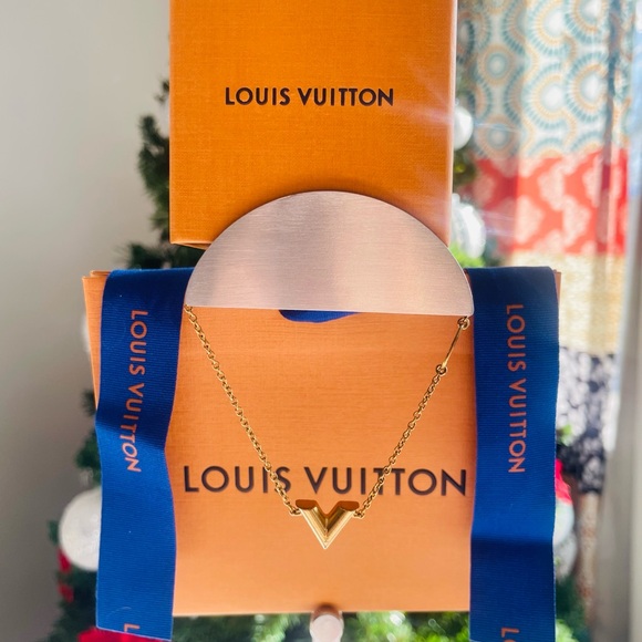Louis Vuitton Gold Bracelet - Picture 16 of 17
